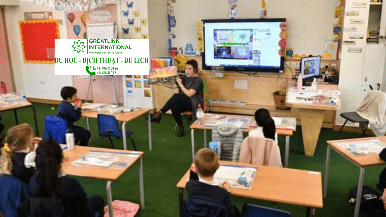 Studying in the UK through GCSE programmes